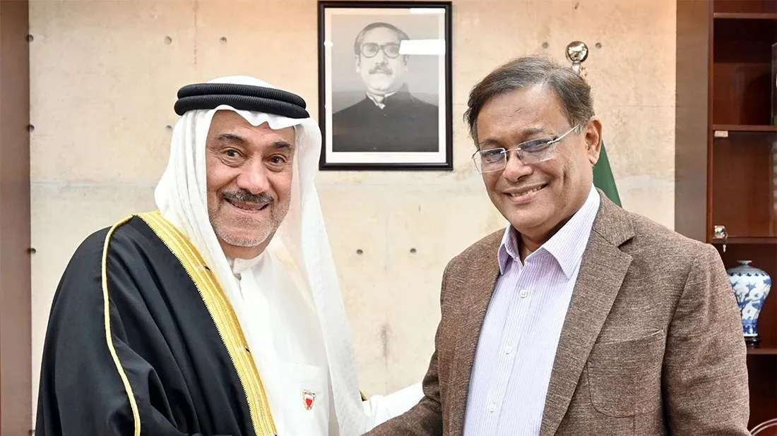 FM, Bahrain ambassador-designate discuss visa issuance, air connectivity