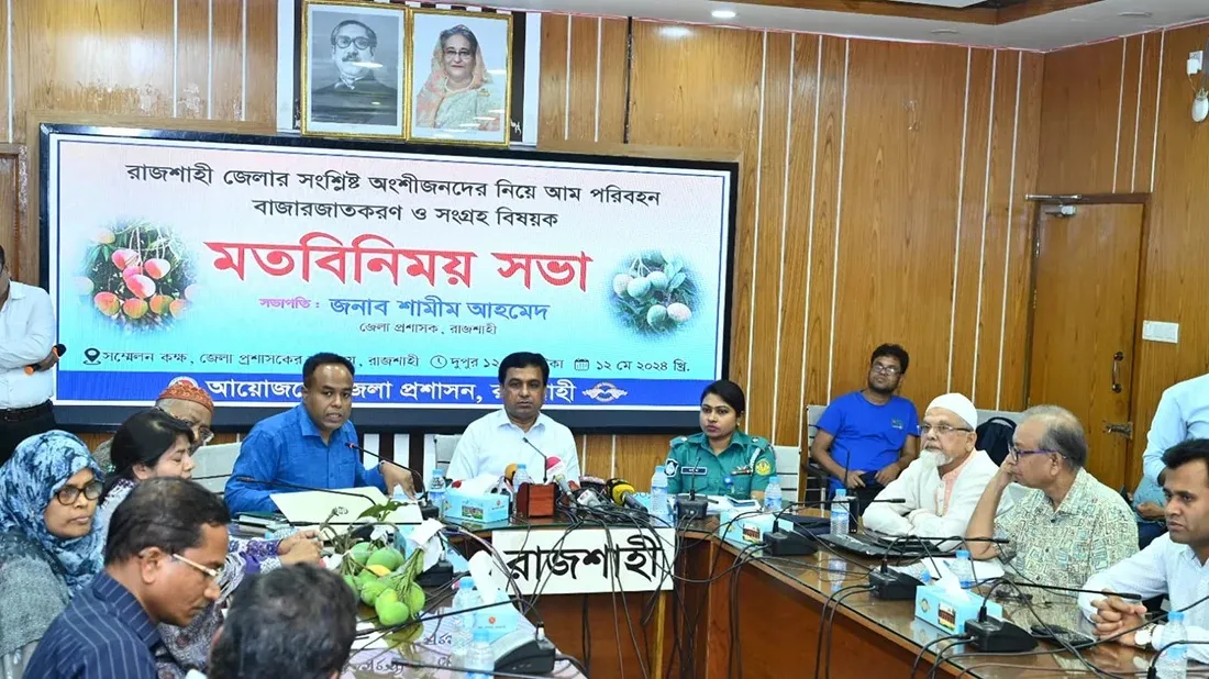 Mangoes arriving in Rajshahi markets on Wednesday