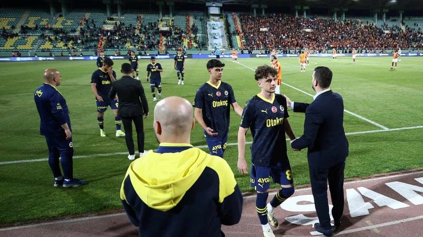 Fenerbahce walk off in Turkish Supercup protest