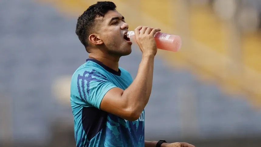 Injury scare for Taskin