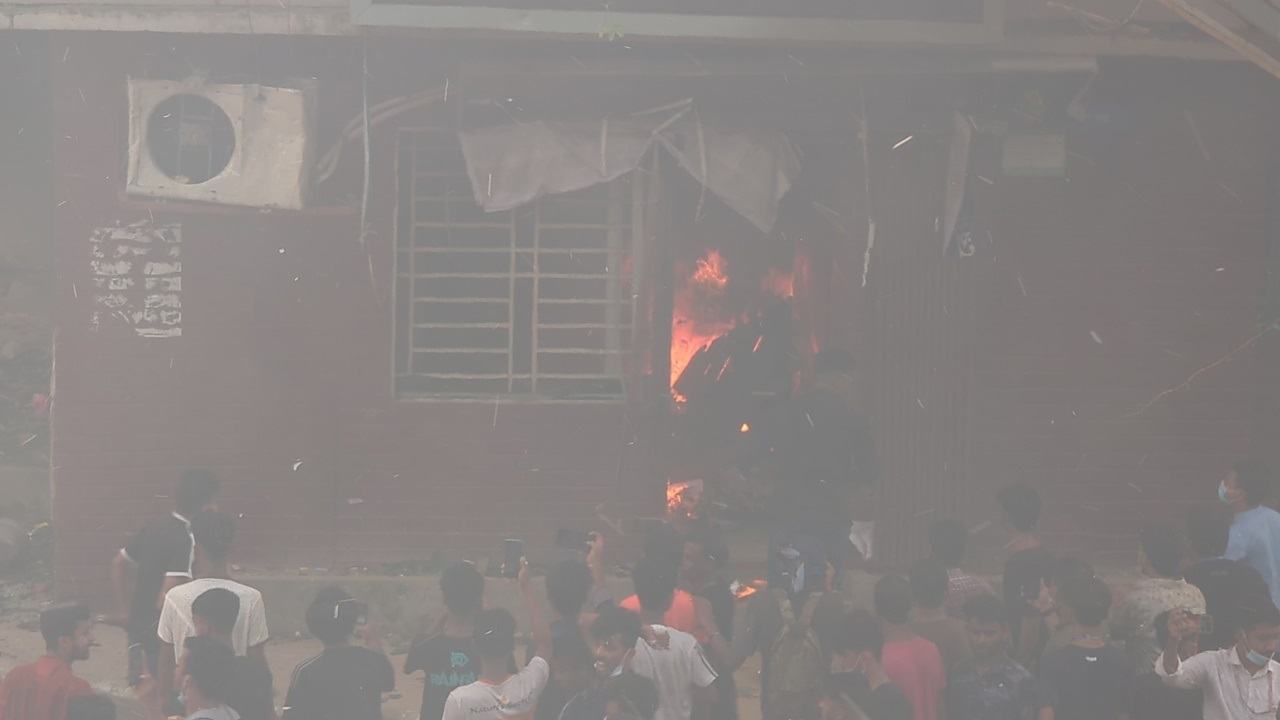 Fire at Uttara East police station