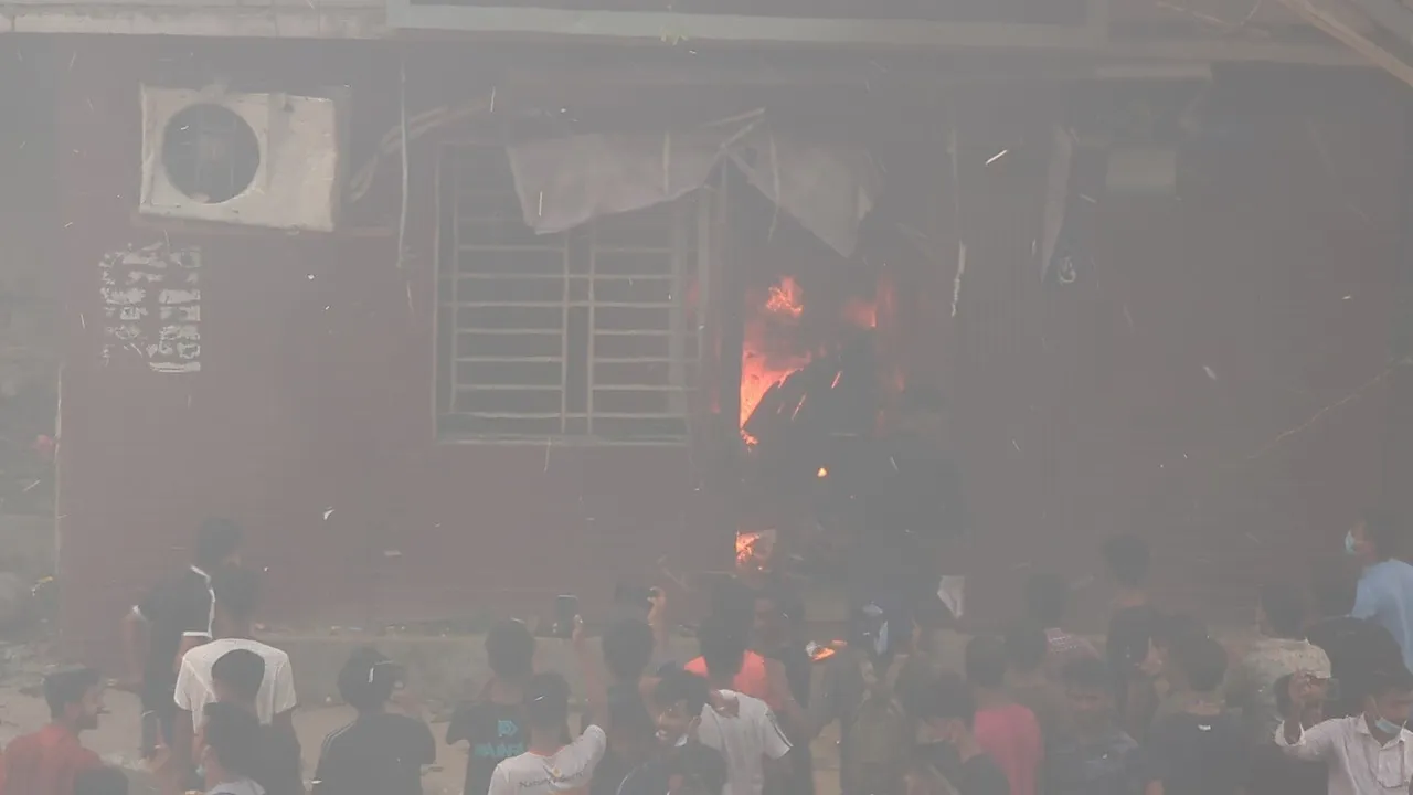 Fire at Uttara East police station