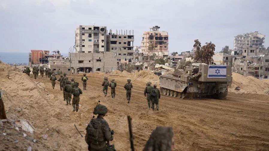 Israel focuses assault on Gaza amid concern over spread of war