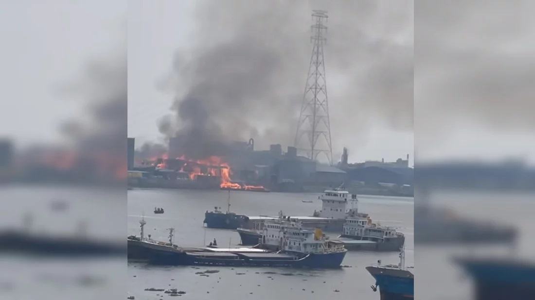 Fire breaks out in Munshiganj factory