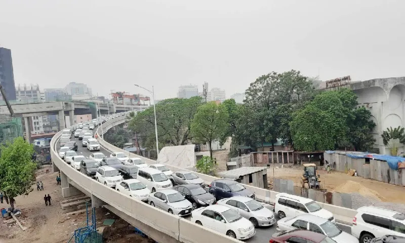 The FDC exit ramp of Kabu Expressway was hit by traffic jams on the first day