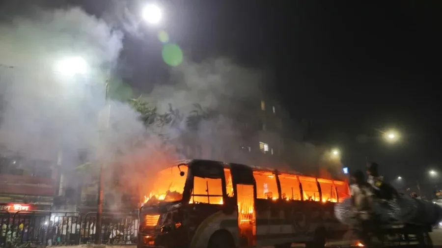 48-hr blockade: Rickshaw-puller burnt in arson attack hospitalized