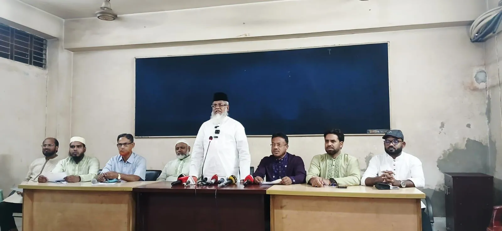 যশোরে জামায়াতের নেতাকর্মীদের ওপর হামলার প্রতিবাদে সংবাদ সম্মেলন