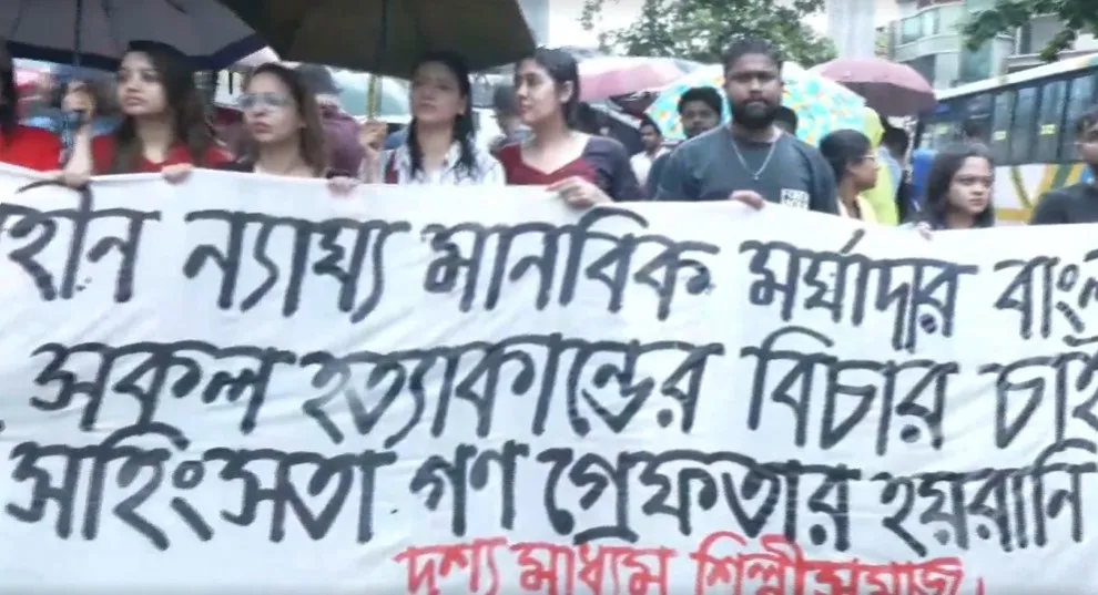 Artists protest in solidarity with students