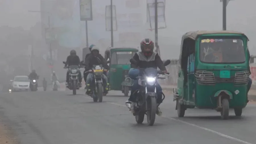 Dhaka residents finally see glimpse of sunlight amid chilly weather