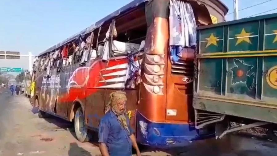 3 dead, 10 injured in Faridpur bus accident