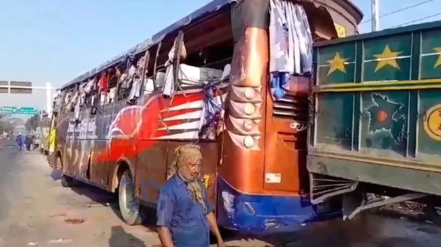 3 dead, 10 injured in Faridpur bus accident