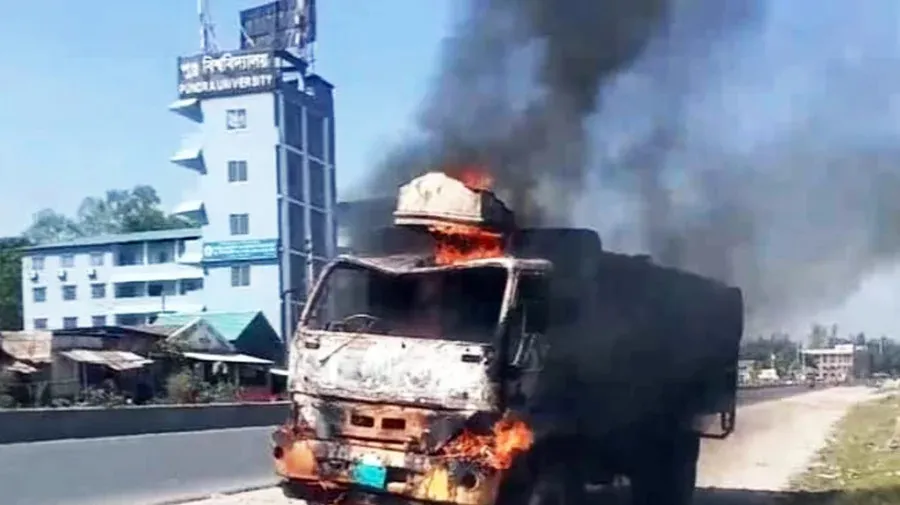 3-day BNP blockade: Cargo truck set ablaze in Bogra