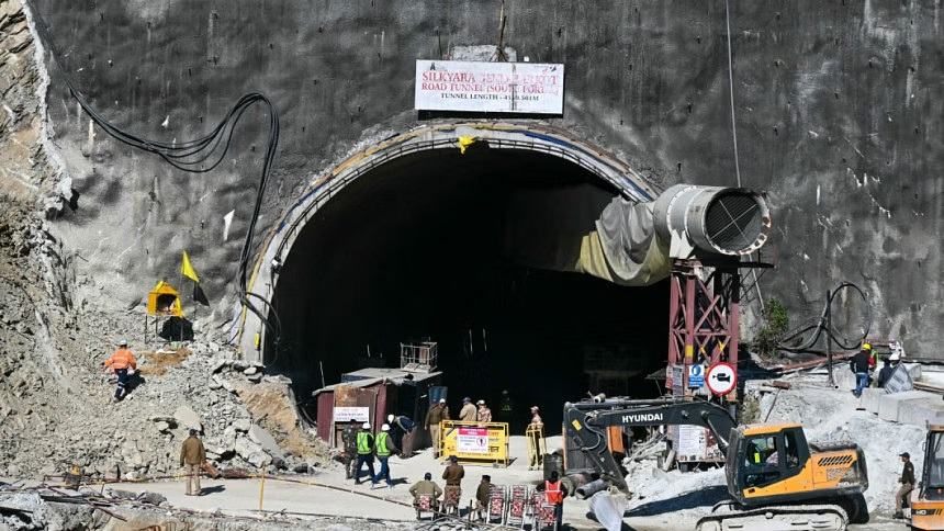 Indian tunnel collapse: Rescuers within 2 metres of trapped workers