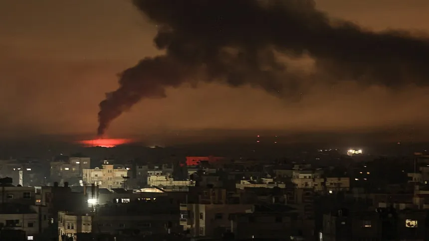 Israeli forces push into southern Gaza