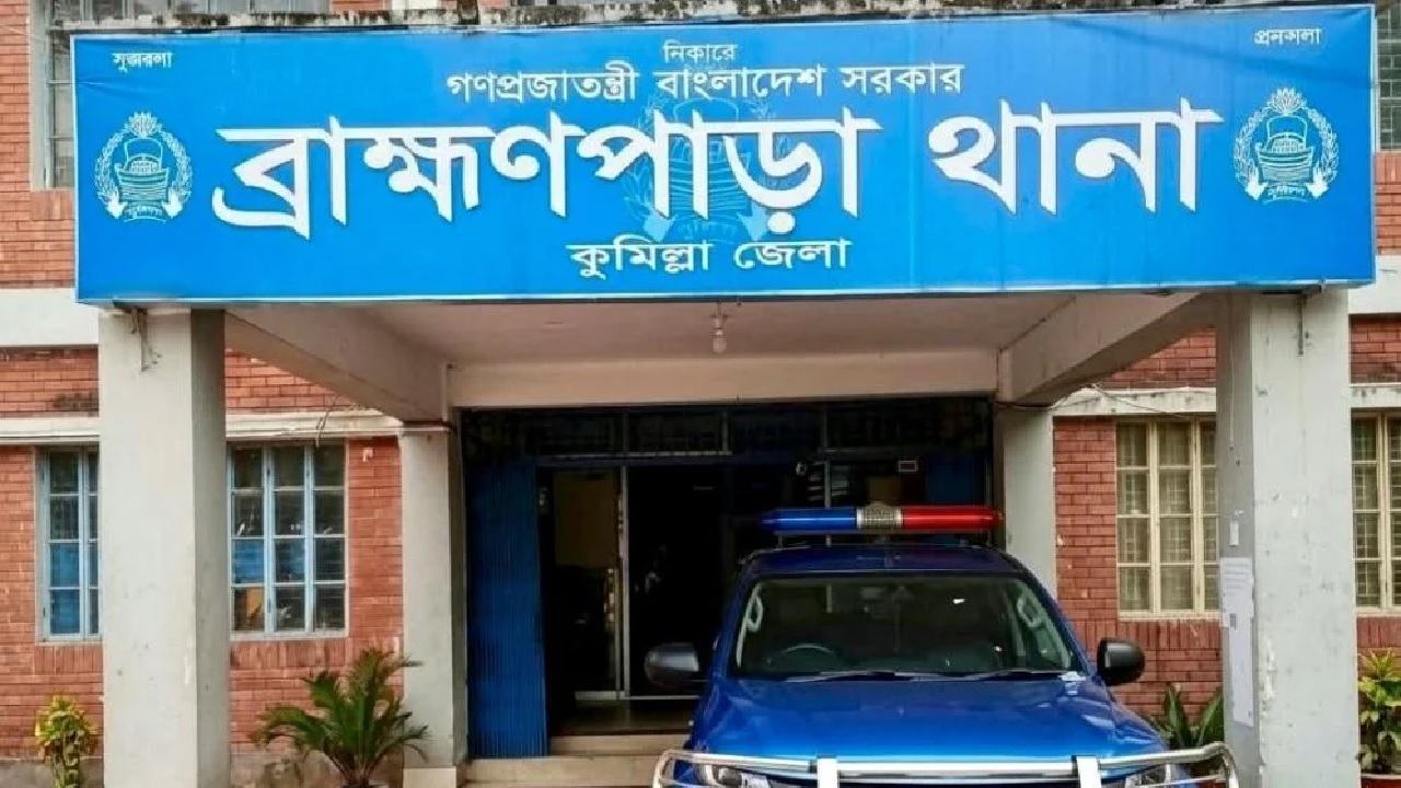 এবার দুই বাংলাদেশি পুলিশকে ধরে নিয়ে গেল বিএসএফ