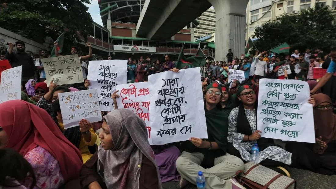 Bangla Blockade: DU students block Shahbagh intersection to protest quotas