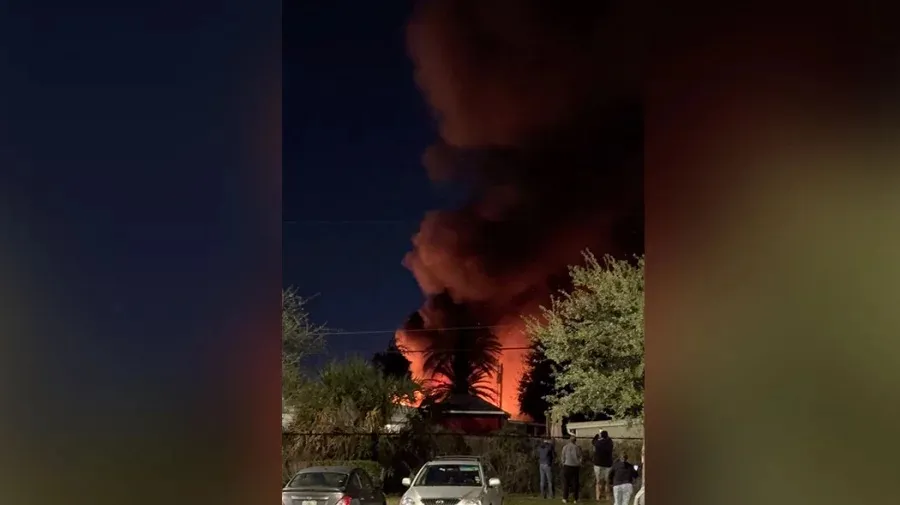 Small plane crashes into US mobile home park, several dead