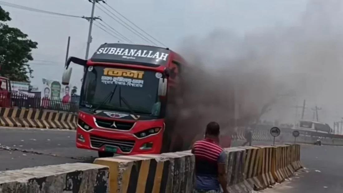 Bus catches fire on Dhaka-Chittagong Highway
