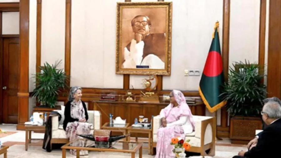 Indian actress Sharmila Tagore pays courtesy call on PM