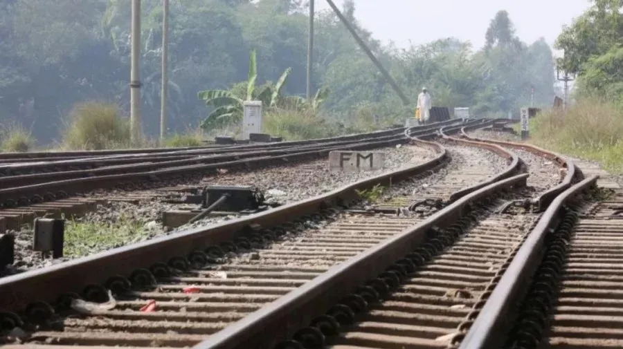 Rail communication with Cox’s Bazar disrupted as train derails