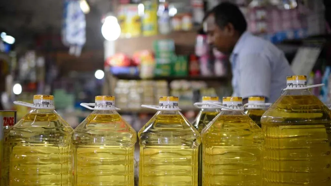 Soybean oil price hiked by Tk4