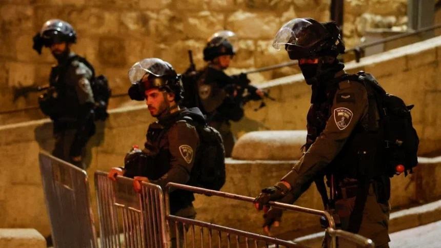Israel police clash with worshippers at al-Aqsa mosque