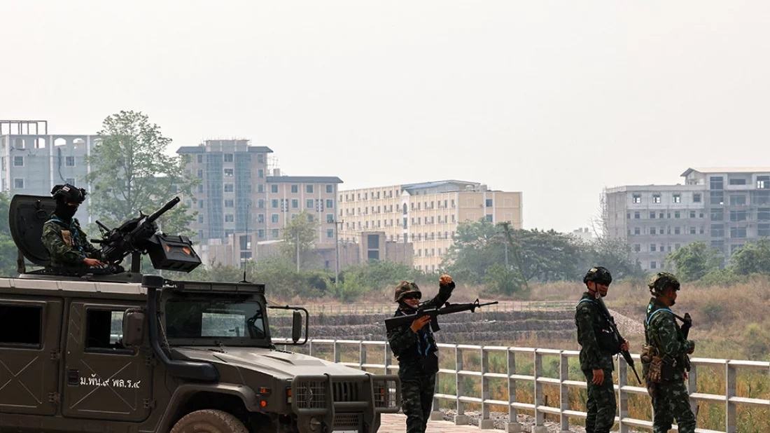 Myanmar warlord at centre of battle for key border town