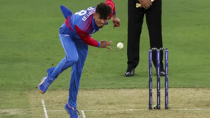 Mujeeb omitted from Melbourne team over NOC