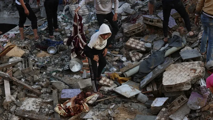 Israel resumes Gaza attacks