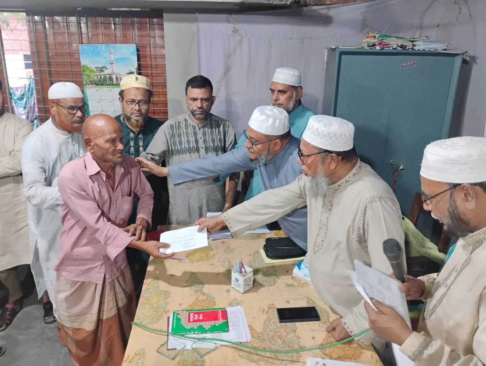 বাস ডুবিতে নিহতদের পরিবারকে রাজবাড়ী জেলা জামায়াতের সহায়তা প্রদান