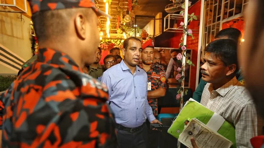 57 arrested, 12 faulty gas cylinders seized from 55 eateries in Dhaka