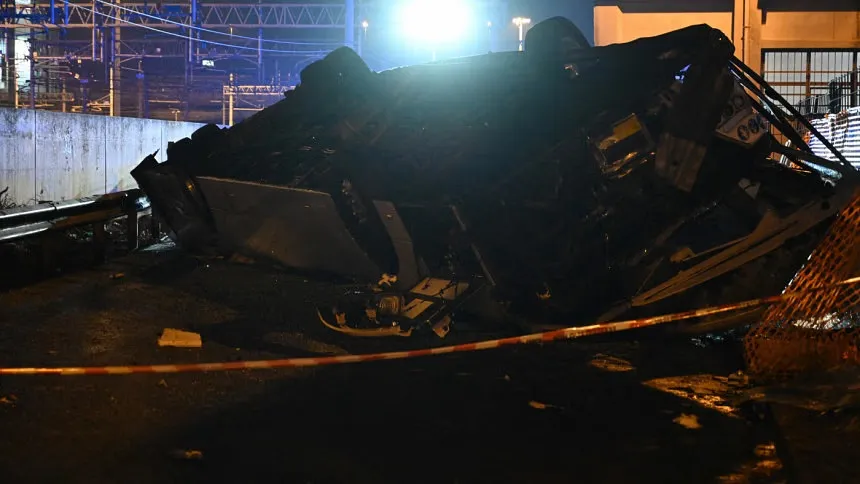 21 killed after bus falls from Venice bridge and catches fire