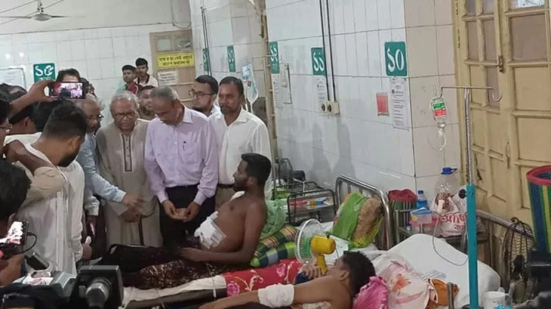 BNP leaders visit injured students at DMCH