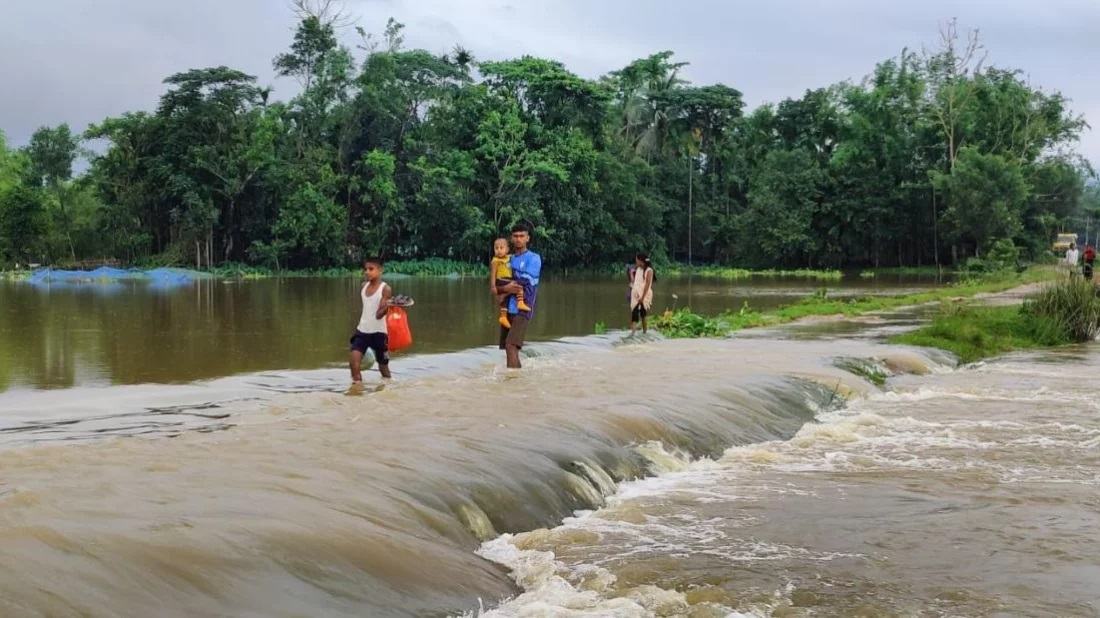 Flash flood leaves over 500,000 people stranded in Sylhet