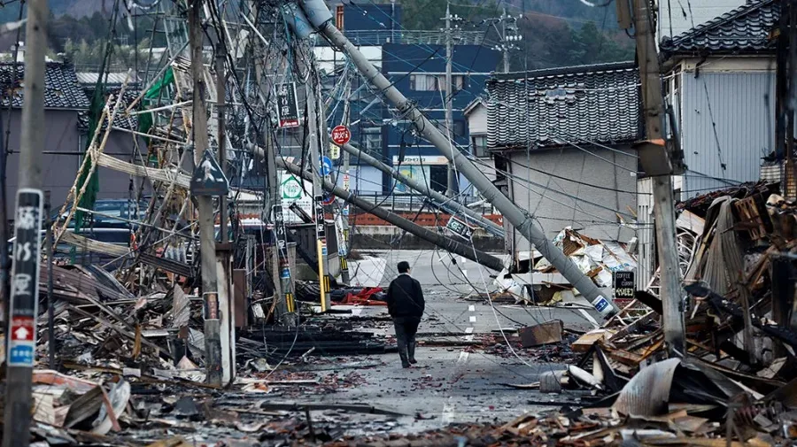 Hundreds cut off after Japan earthquake that killed 78