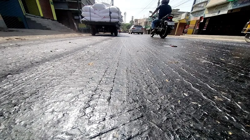 Heatwave grips Jashore, temperatures soar to record high