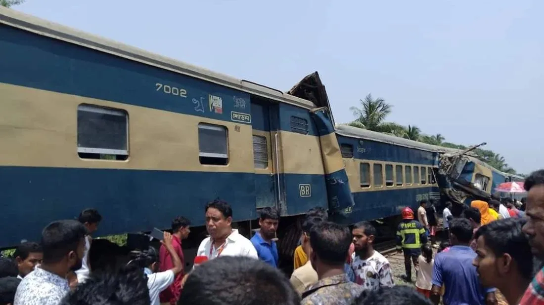 Several injured, bogies derailed as two trains collide in Gazipur