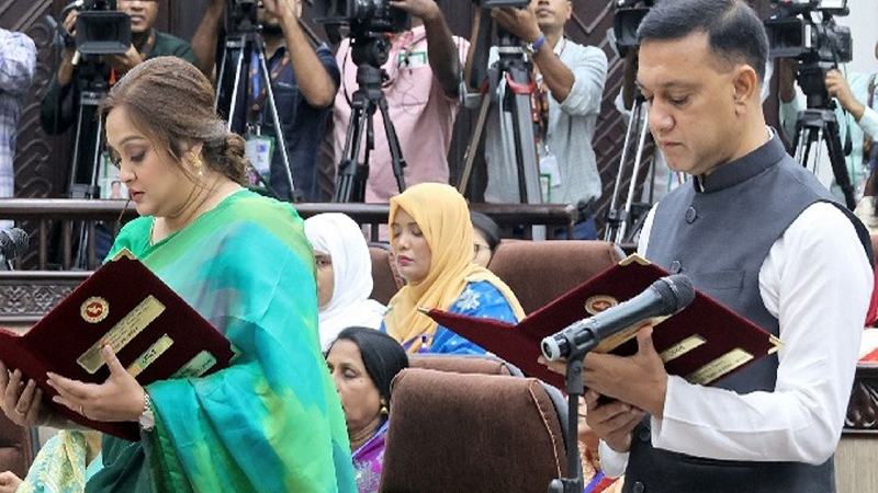 Newly elected Comilla, Mymensingh mayors take oath