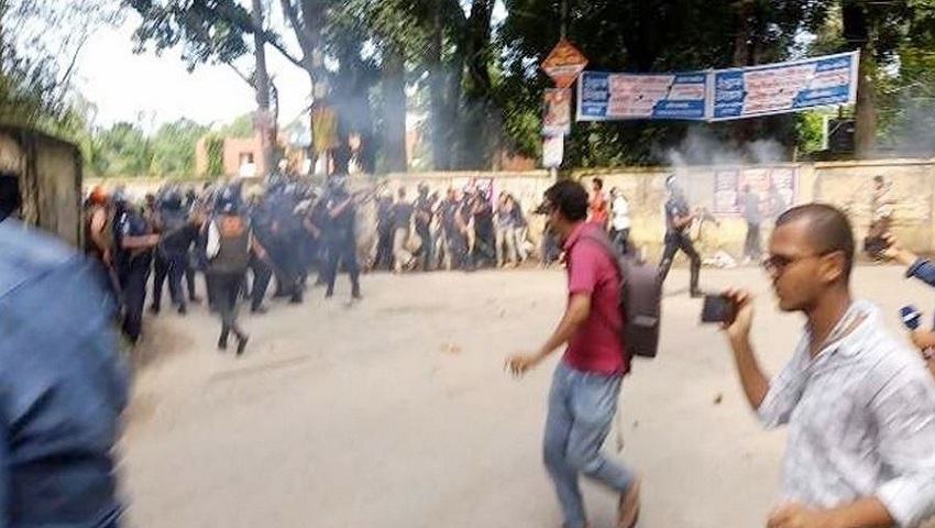Clash Between Comilla University Students and Police Leaves 20 Injured