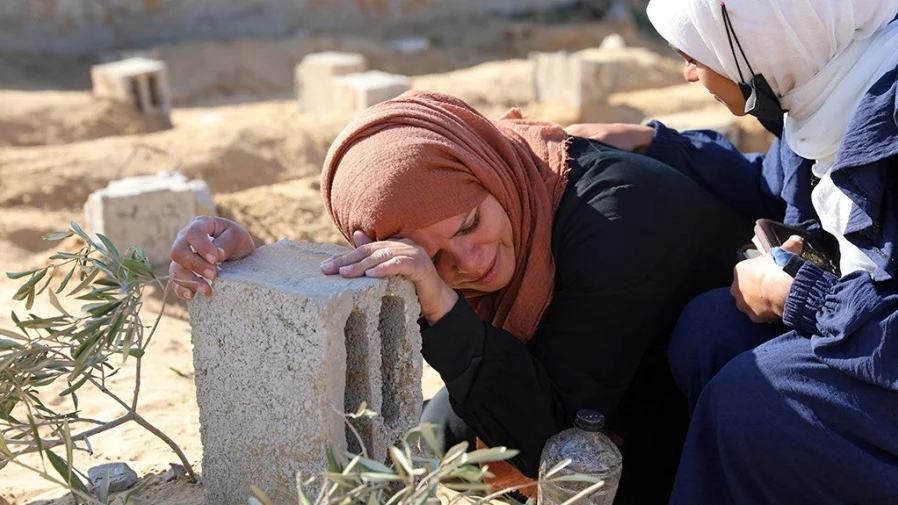More countries pause funds for UN Palestinian agency