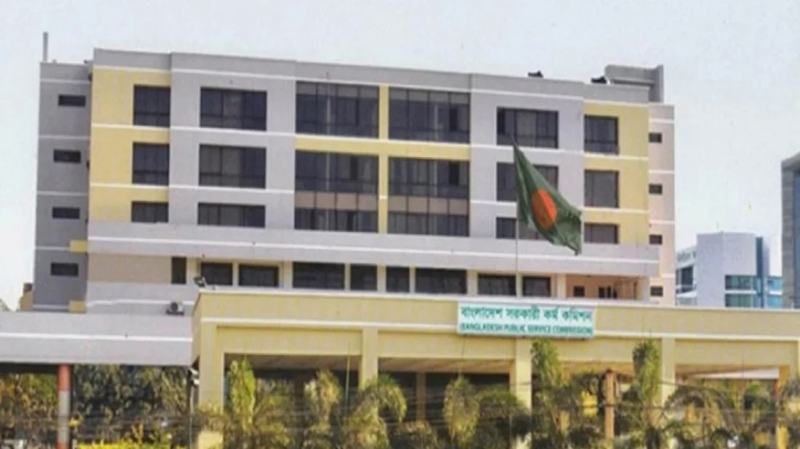 PSC question leak: Three-member probe body formed