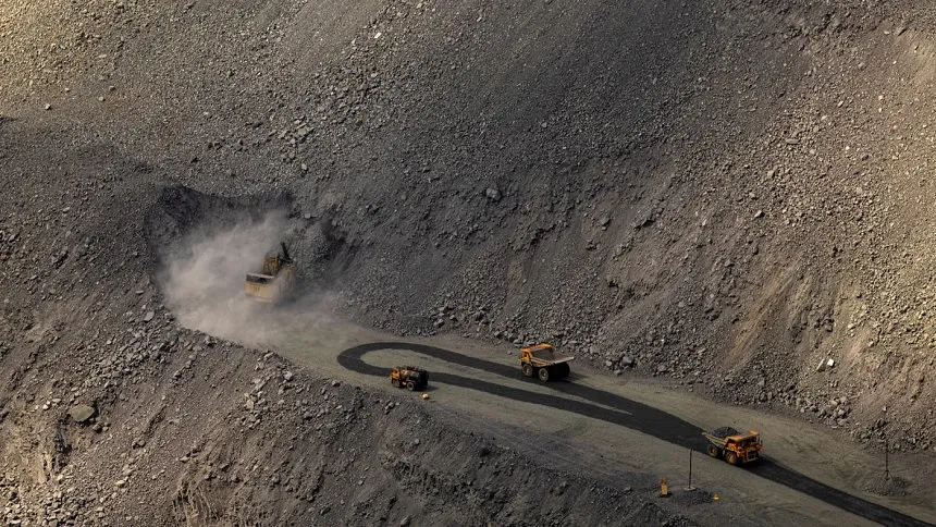 US, Ukraine may wait decade or more to see revenue from minerals deal
