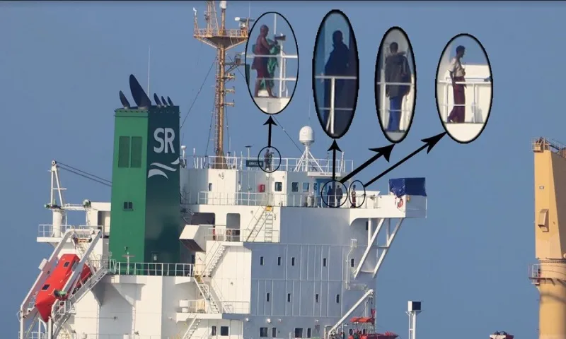 Pirates make first contact with owners of MV Abdullah