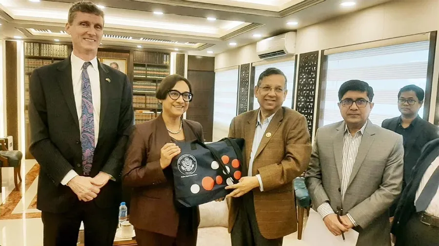 Law Minister: US keen to work as partner in lowering trade union threshold