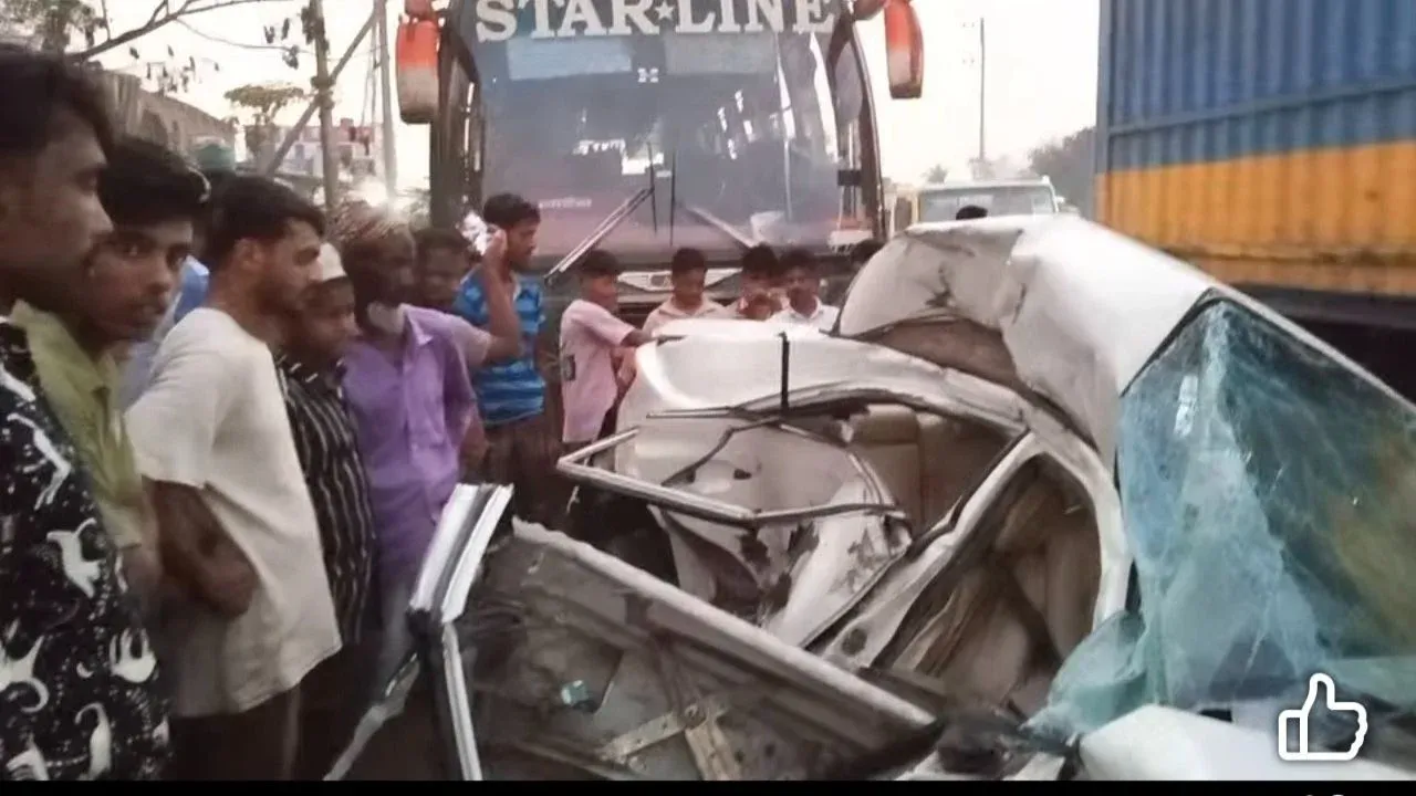 কুমিল্লায় বাস-প্রাইভেটকার সংঘর্ষে চালকসহ নিহত বেড়ে ৫
