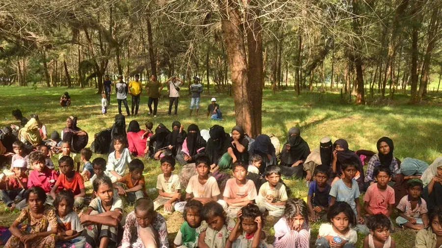 131 Myanmar migrants flee Malaysian detention centre