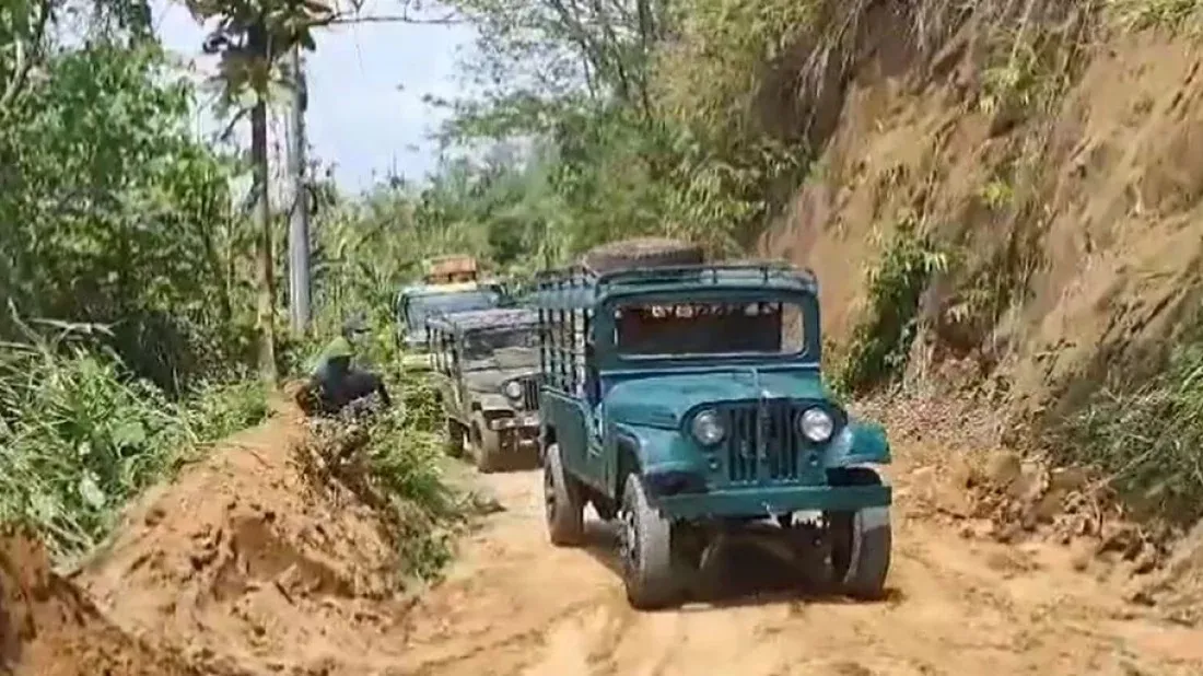 Traffic movement resumes in Rangamati after 8 hours