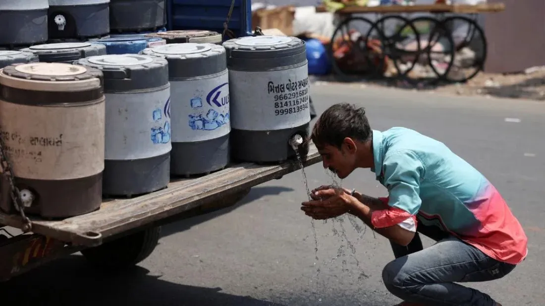 India shuts schools as temperatures soar
