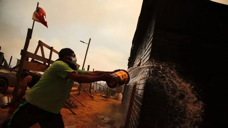 Wildfires scorch central Chile, death toll tops 110