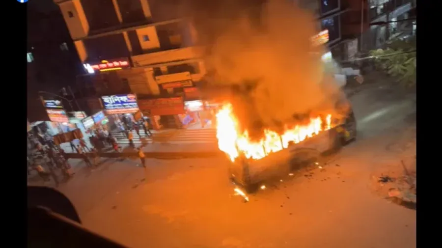 Bus set on fire in Dhaka’s Sayedabad